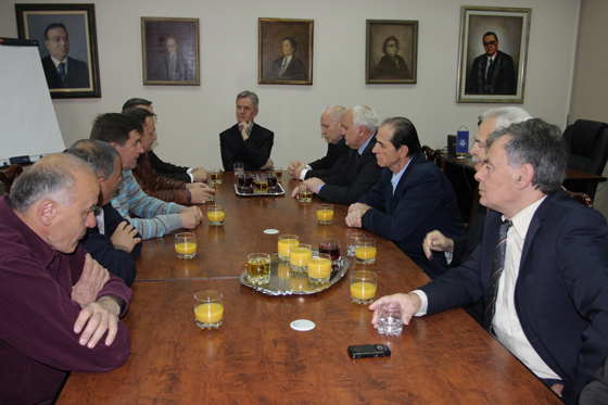Delegacija bivših oficira ŠCOMJ „Petar Drapšin“ posjetila Univerzitet