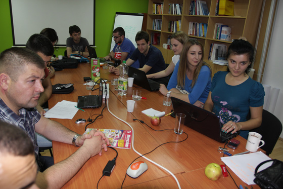 Ministar i pomoćnica ministra prosvjete posjetili Štab za koordinaciju pomoći UNBL