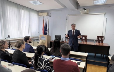 Министар Каран одржао предавање будућим правницима