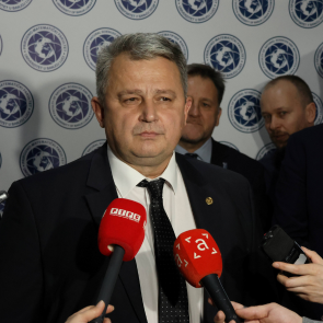 Manji računi za struju na PMF-u