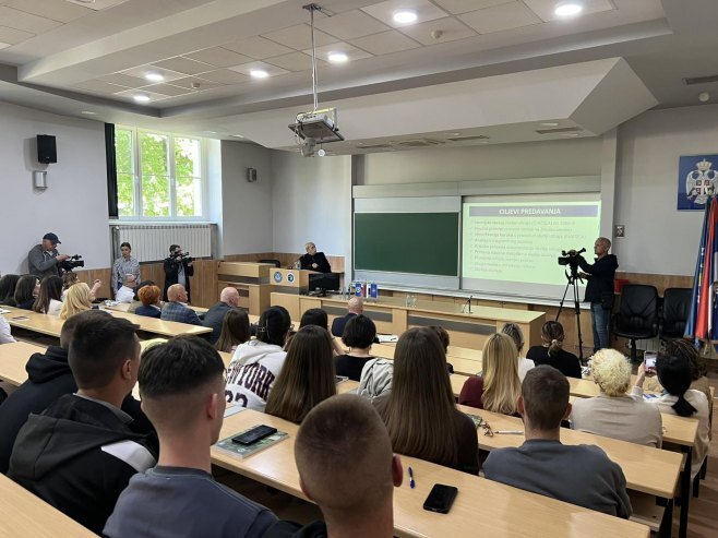 Prof. Dalmacija na PMF-u govorio o Trgovskoj gori 