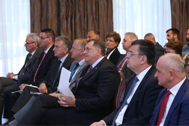 Проректор Посављак присуствовао конференцији о привреди