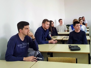 Представили тему ''Улога факултета у систему безбједности саобраћаја''